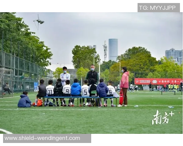 探索lw足球的魅力与发展潜力，助力青少年成长与竞技水平提升